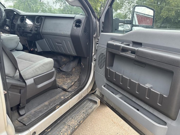 2012-ford-f550-image-45