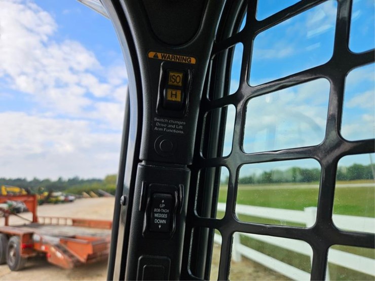 2019-bobcat-s590-image-28