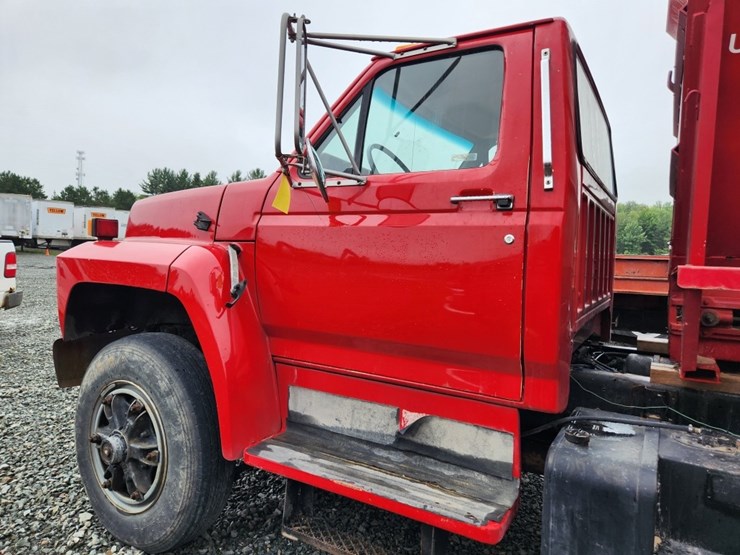 1989-ford-f800-image-10