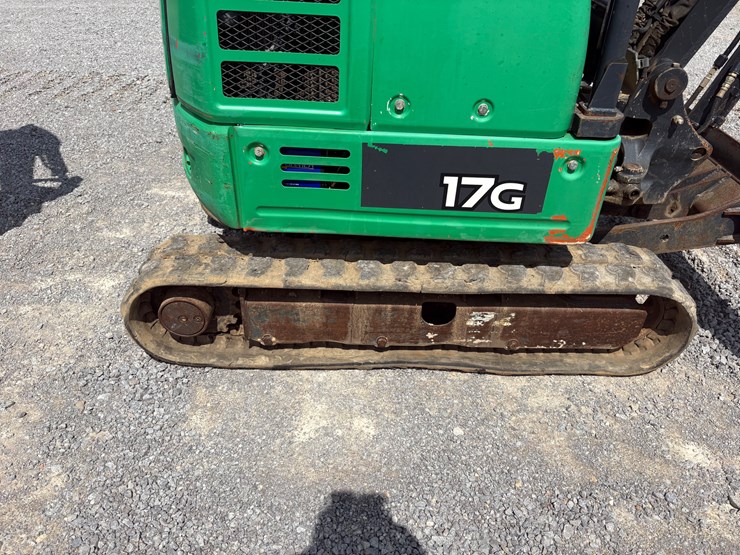 2018-deere-17g-image-7