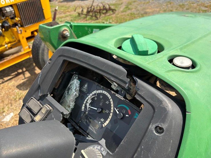 john-deere-3032e-image-20