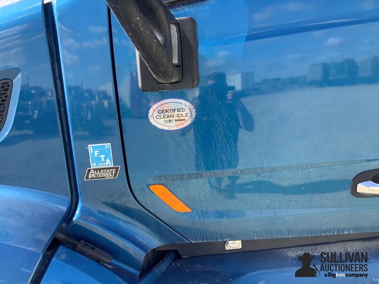 2019-peterbilt-579-image-19
