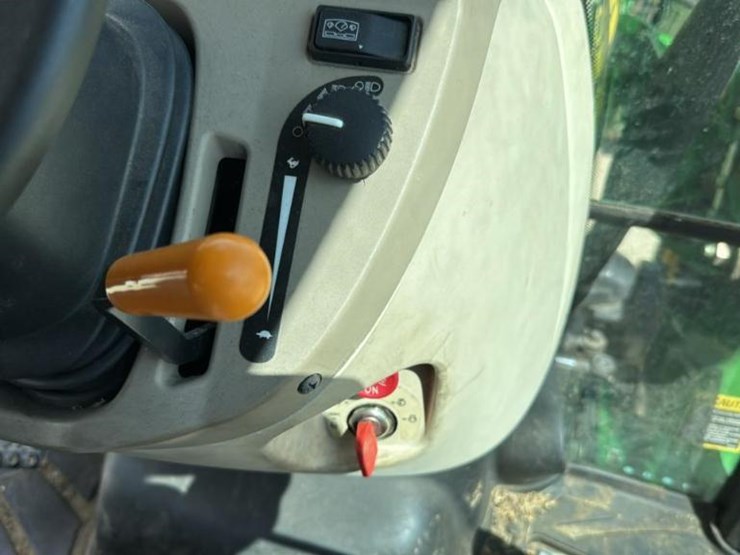 2007-john-deere-3520-image-44