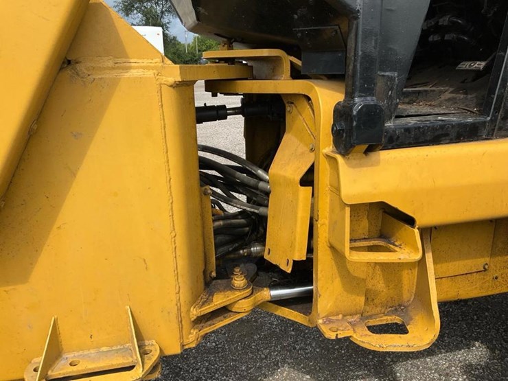 1985-deere-648d-image-69