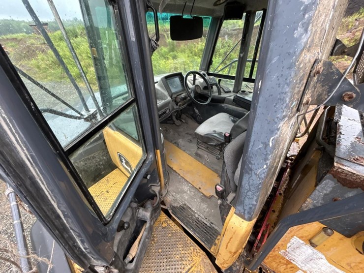 2014-deere-460e-image-38
