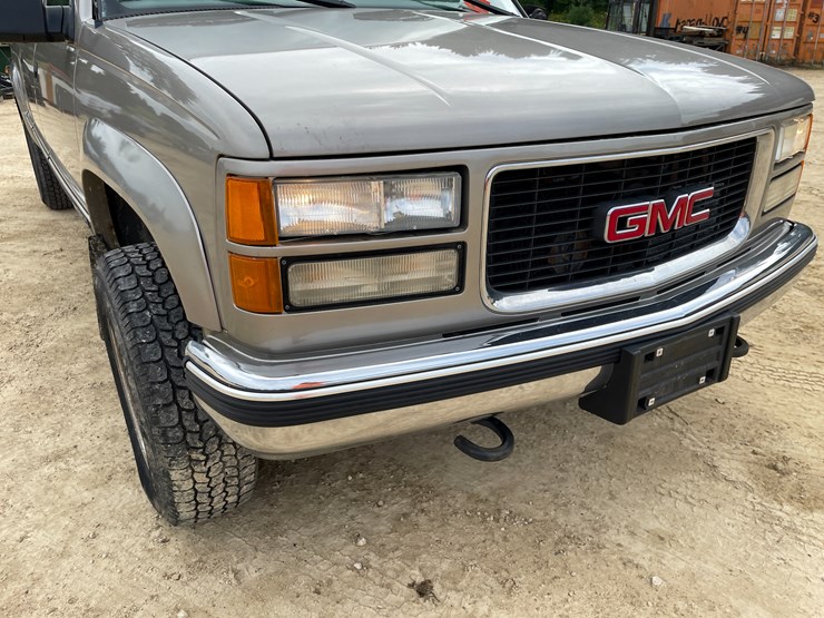 1999-gmc-2500-image-12