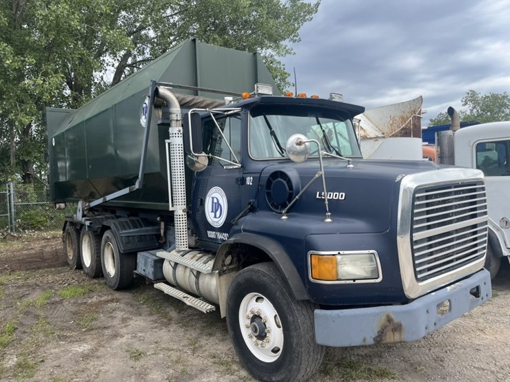 1995-ford-l9000-image-9