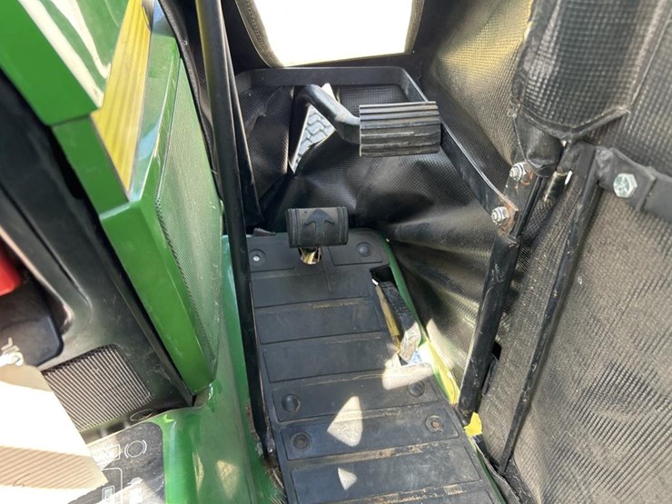john-deere-425-image-34