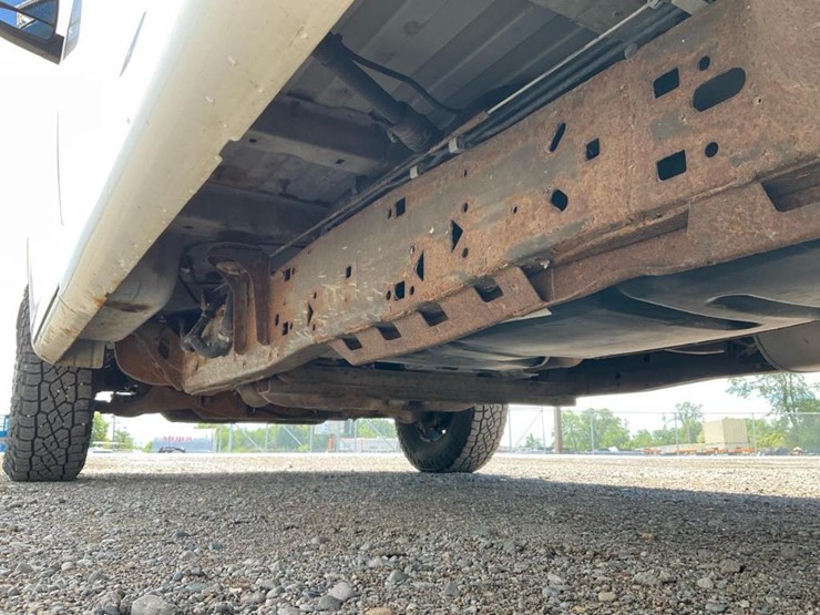 2013-chevrolet-express-g2500-image-22