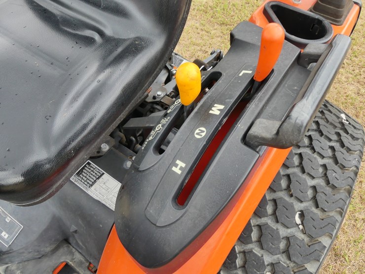 2014-kubota-b2320-image-10