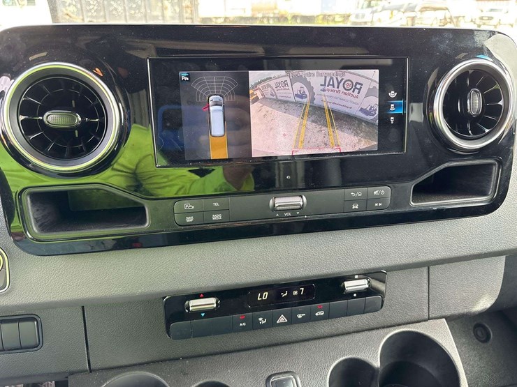 2021-mercedes-benz-sprinter-4500-image-16