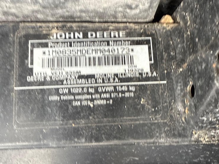 2021-john-deere-gator-image-15