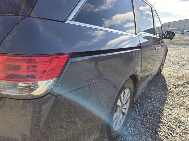 2014-honda-odyssey-image-16