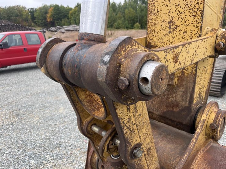 2011-caterpillar-320d-image-27