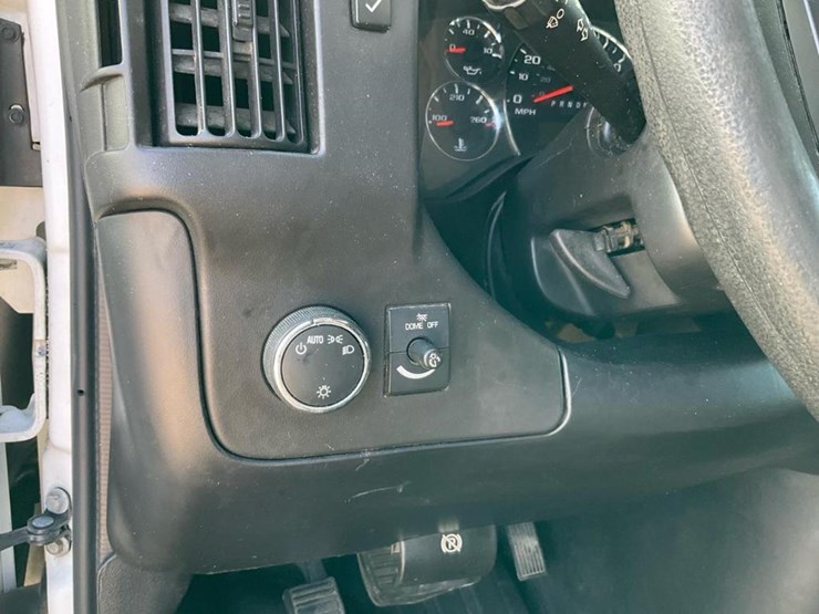2013-chevrolet-express-g2500-image-52