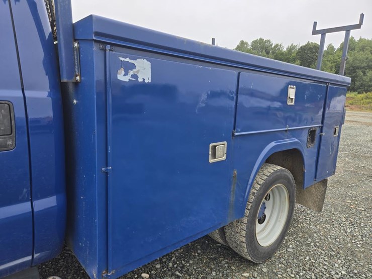 2008-ford-f550-image-24