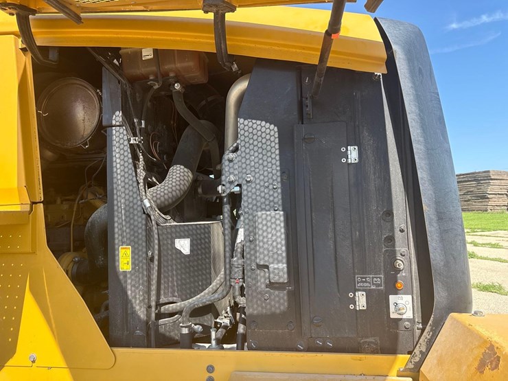 2023-caterpillar-930m-image-15