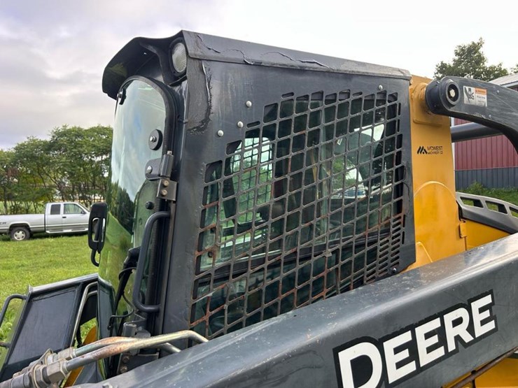 2012-deere-333d-image-18