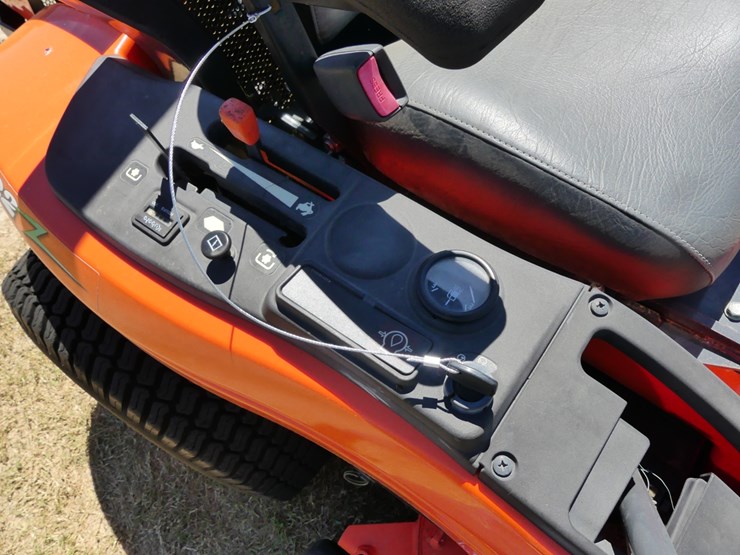 2011-kubota-zg222-image-11