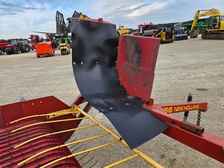new-holland-166-image-11
