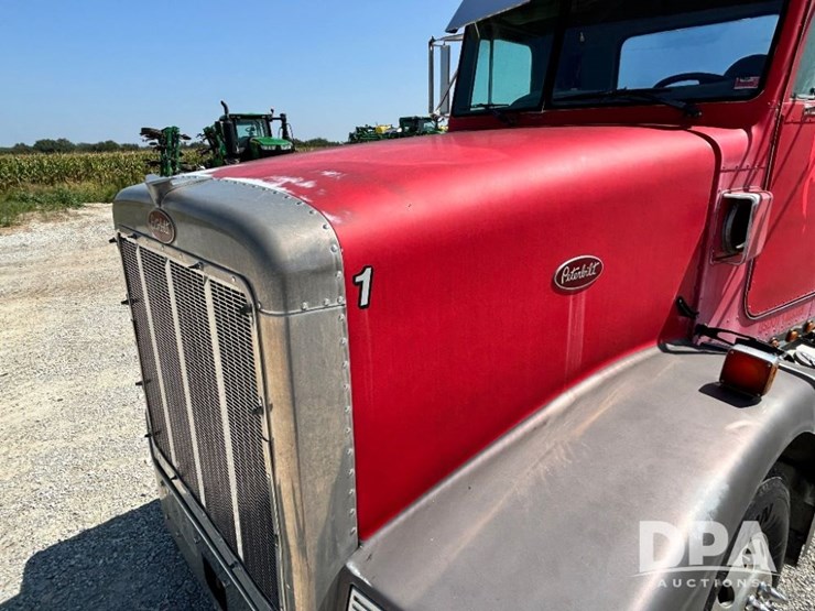 1993-peterbilt-377-image-22
