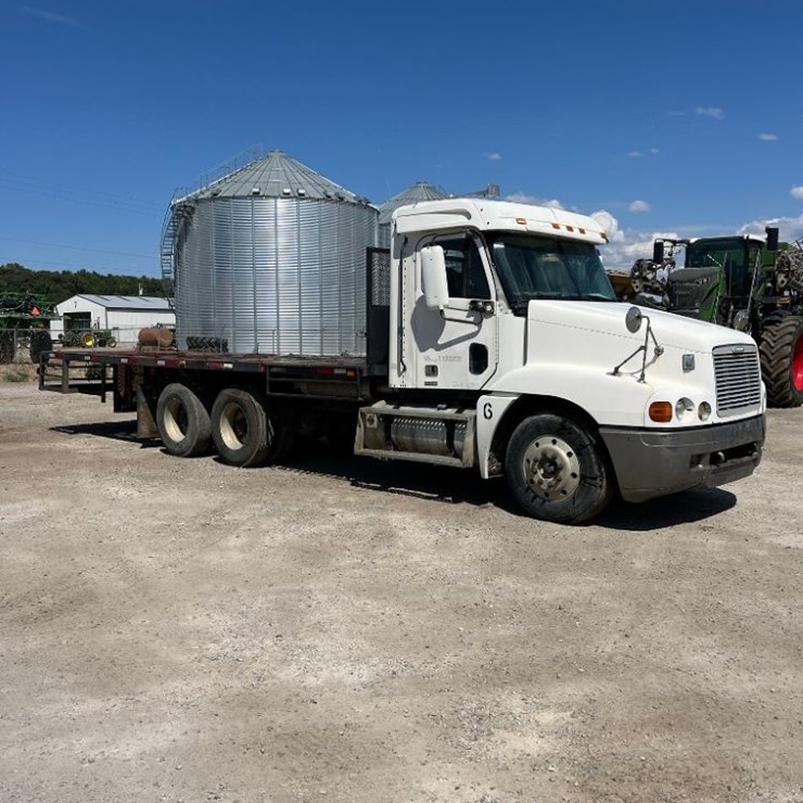 1999 Freightliner Century Class Flatbed Truck (PZ13910, Unit 15073)