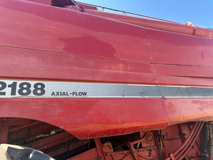 #32155-•-1997-case-international-2188-combine-image-19
