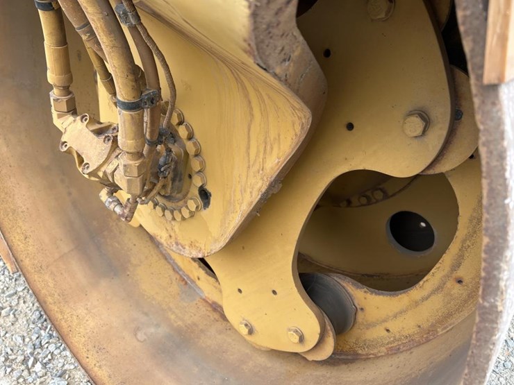 caterpillar-cb54-image-19