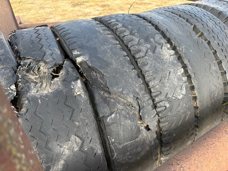 #32197-•-22'-tire-type-packer-image-11