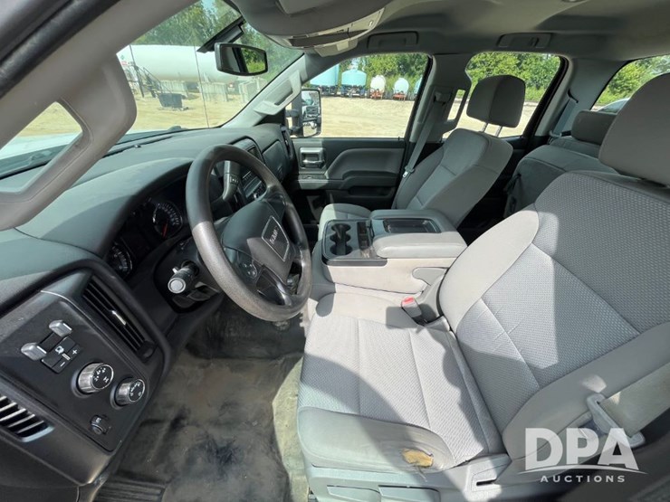 2015-gmc-2500-image-45