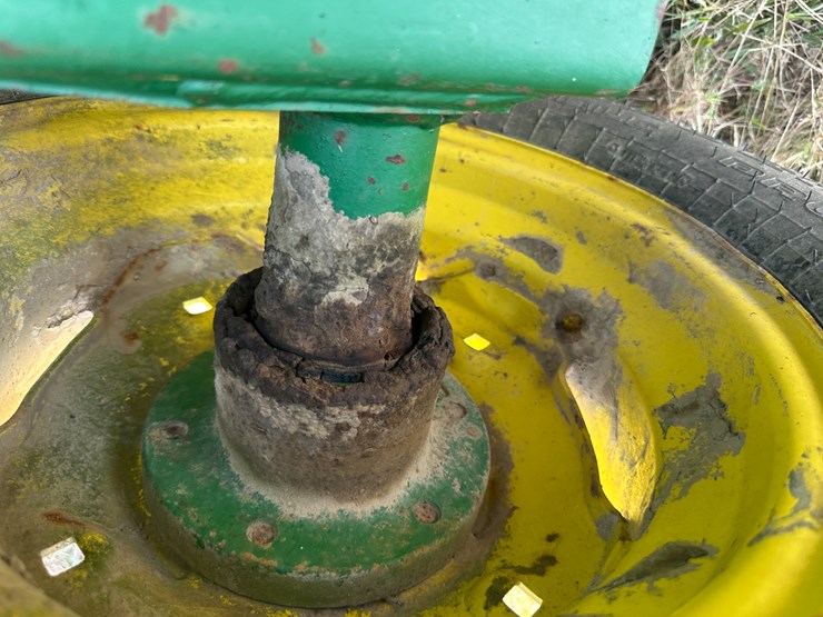 john-deere-750-image-11