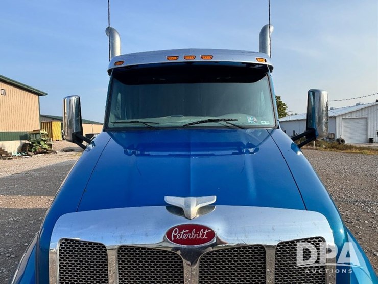 2015-peterbilt-579-image-17