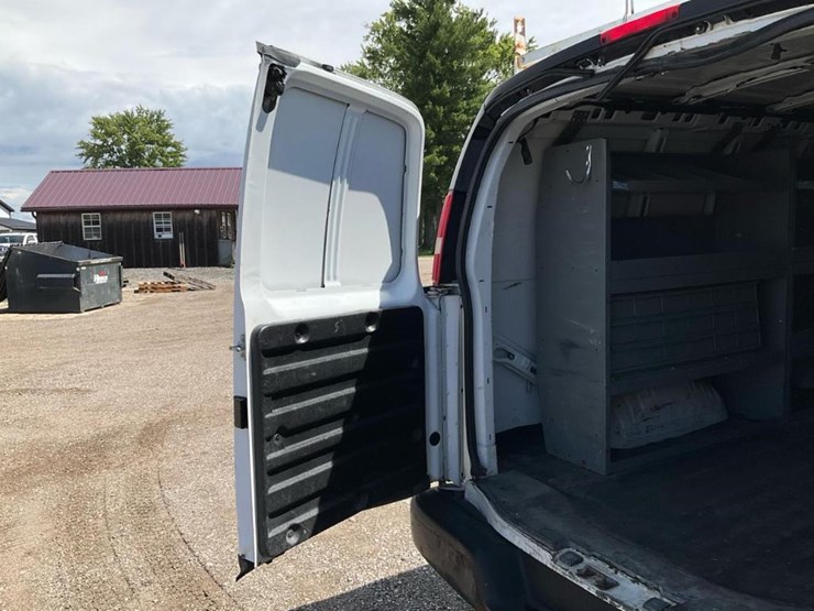 2013-chevrolet-express-g2500-image-65