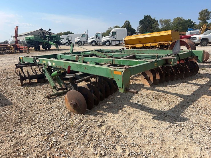 john-deere-14-image-2