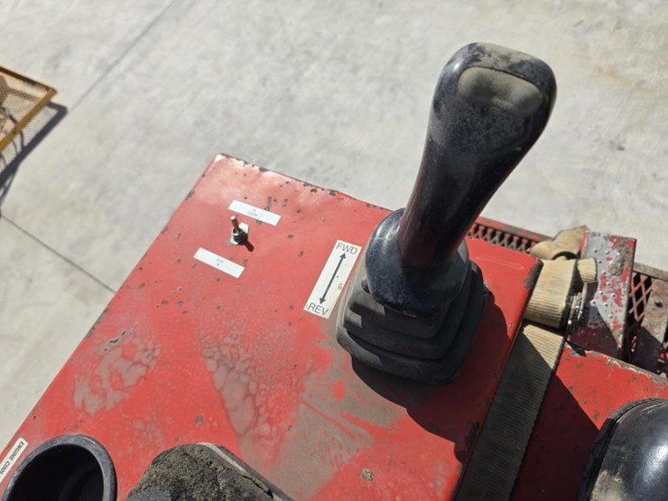 kubota-v3300t-image-29