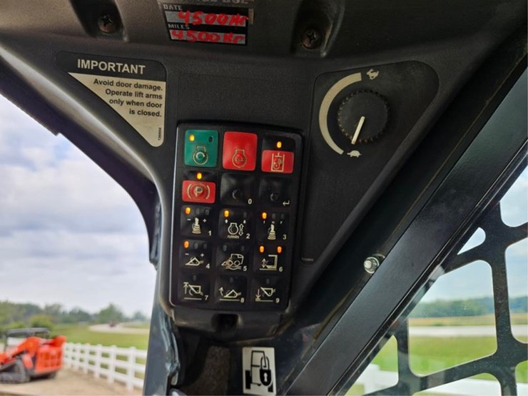 deere-331g-image-27