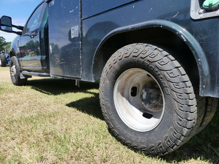 2019-ford-f350-xl-image-9