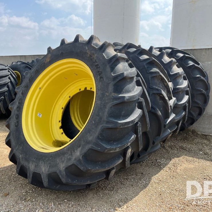 JOHN DEERE R4045