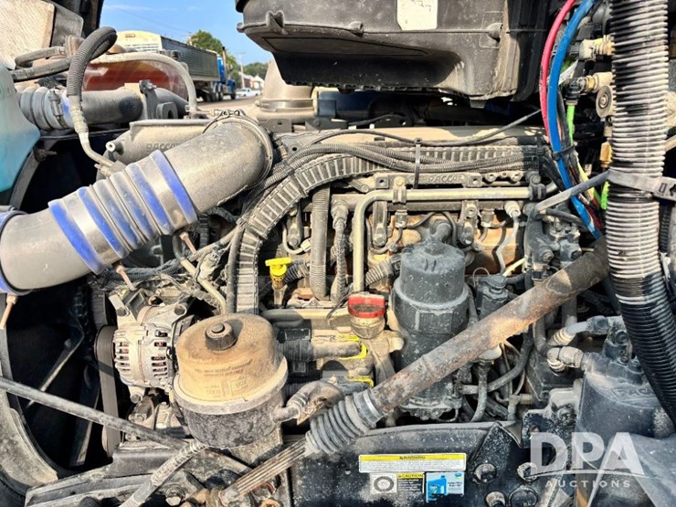 2015-peterbilt-579-image-64