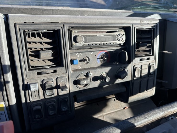 2003-sterling-sc8000-image-43