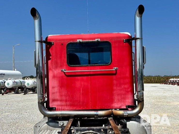 1993-peterbilt-377-image-43
