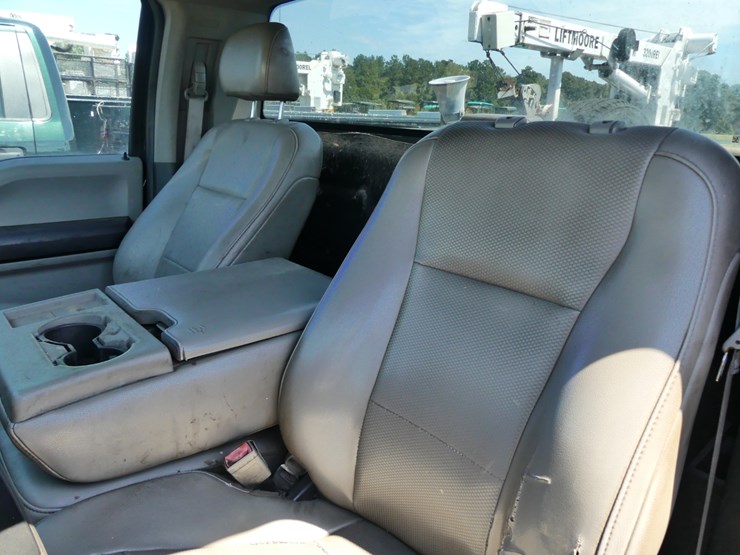 2019-ford-f350-xl-image-11