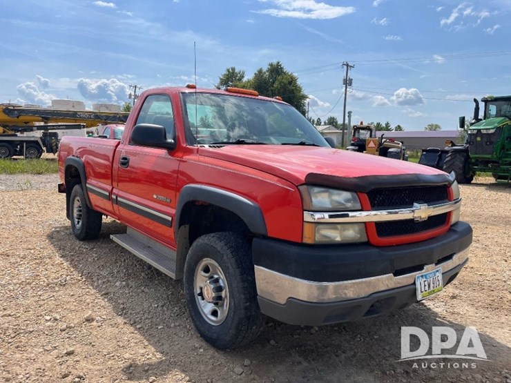 2004-chevrolet-2500hd-image-5