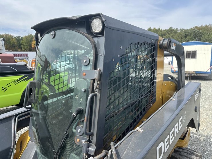 2014-deere-326e-image-13