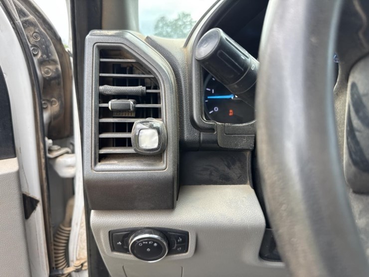 2020-ford-f550-image-43