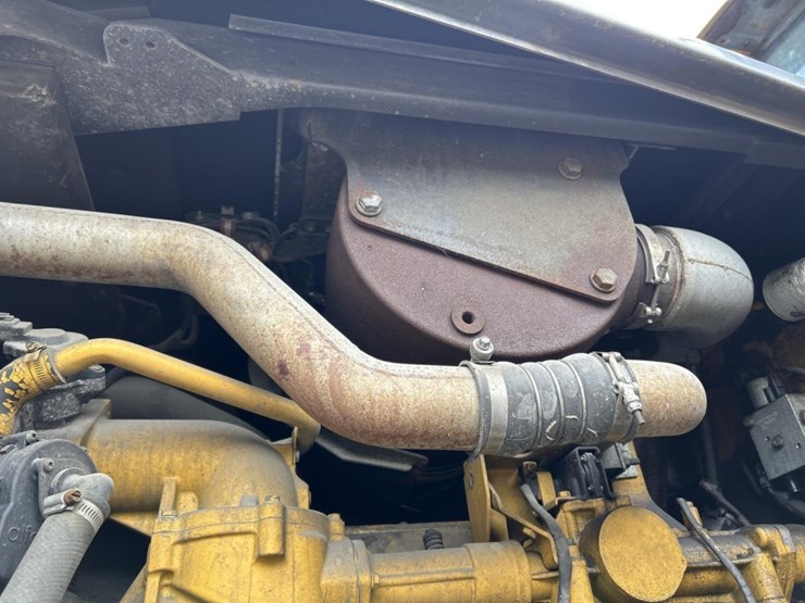 2014-deere-824k-image-53