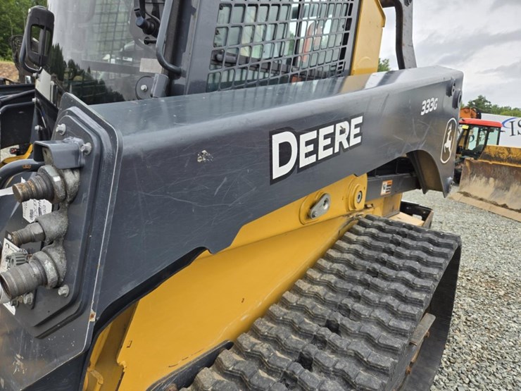 2022-deere-333g-image-21
