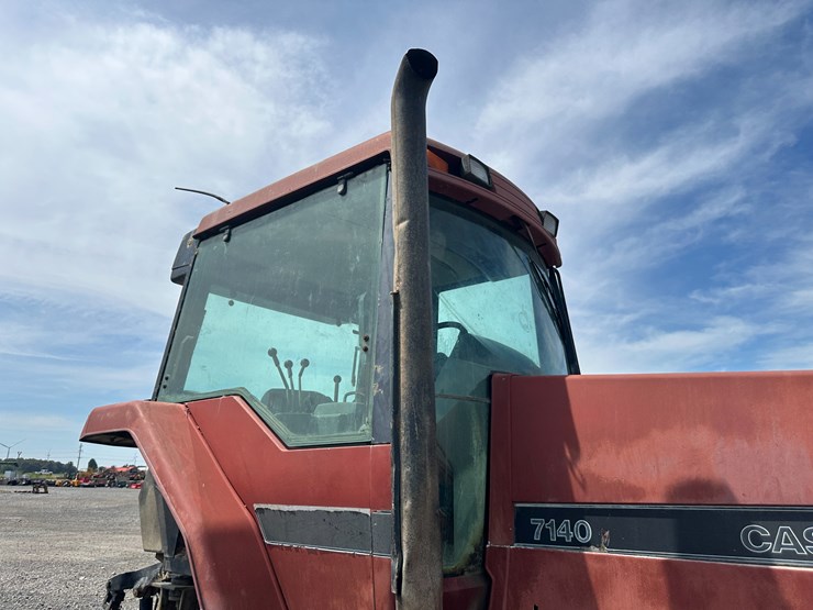 #32184-•-inop-case-international-7140-tractor-image-33