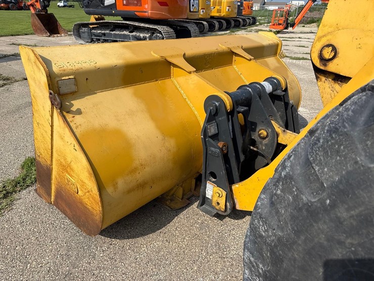 2019-komatsu-wa200-5-image-15