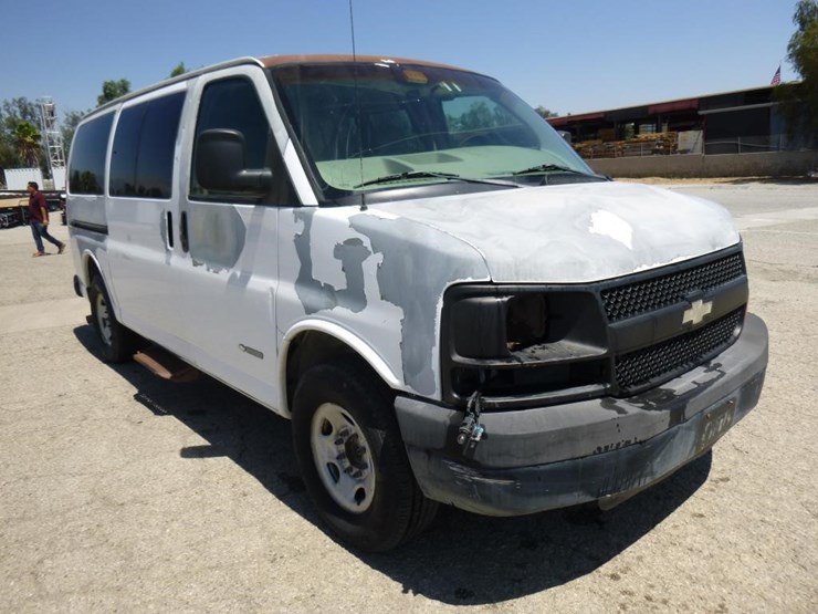 2003-chevrolet-express-2500-image-3